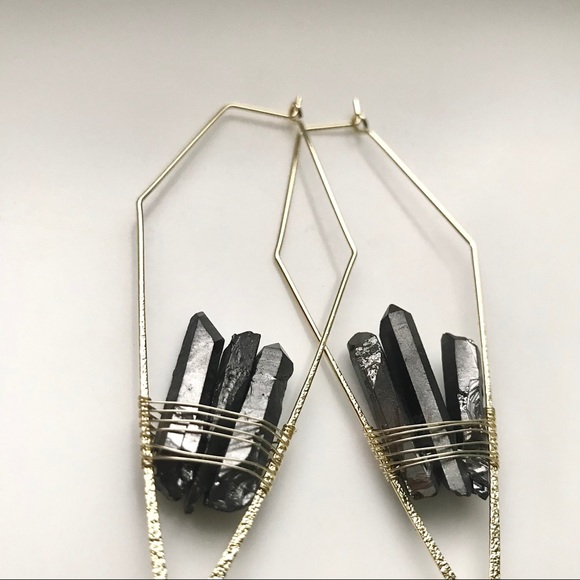 Geometric Quartz Crystal Wired Hoop Boho Earring - Picture 5 of 16